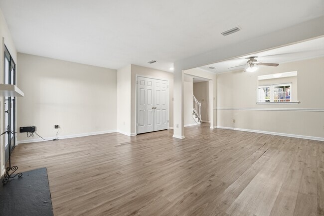 Building Photo - 3914 Wyckoff Dr