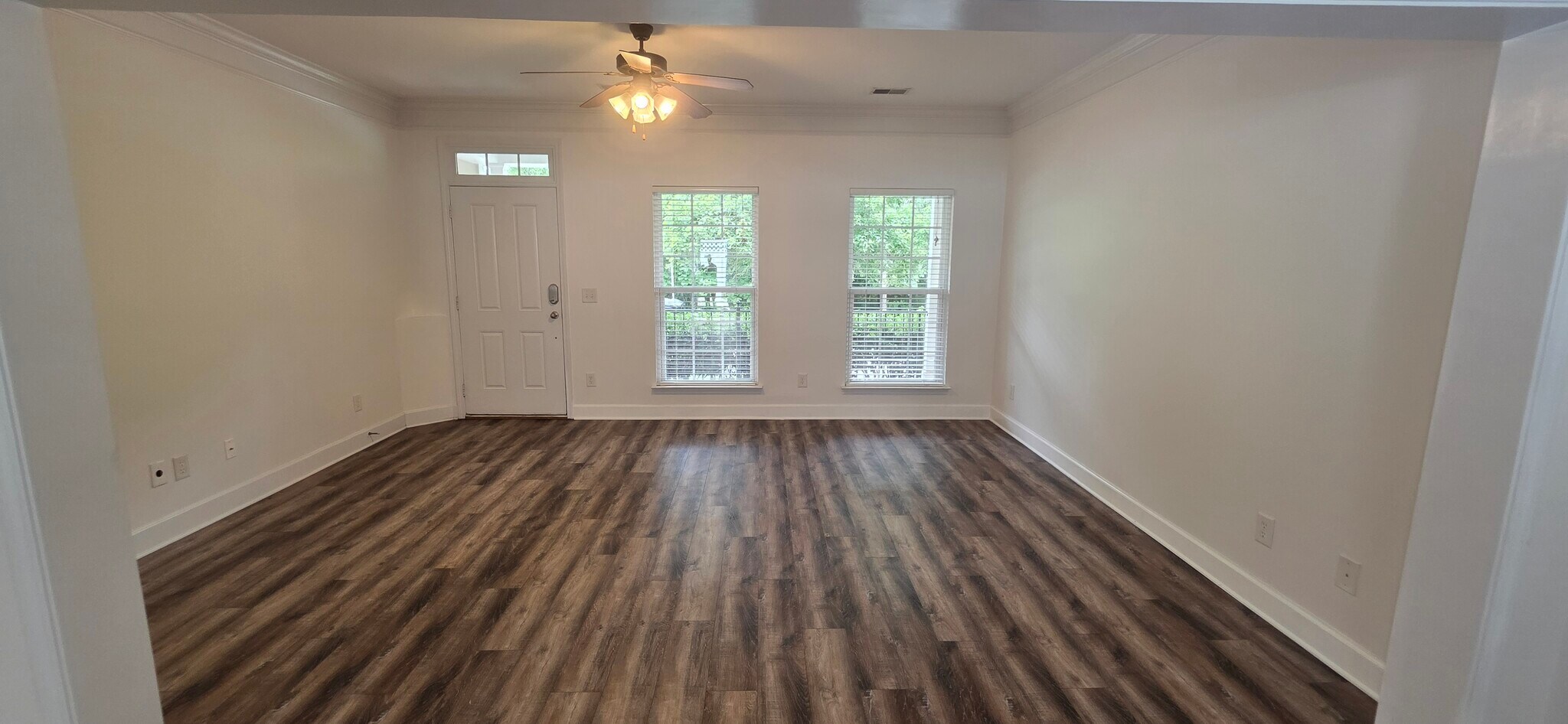 Building Photo - 7025 Sunnywood Dr