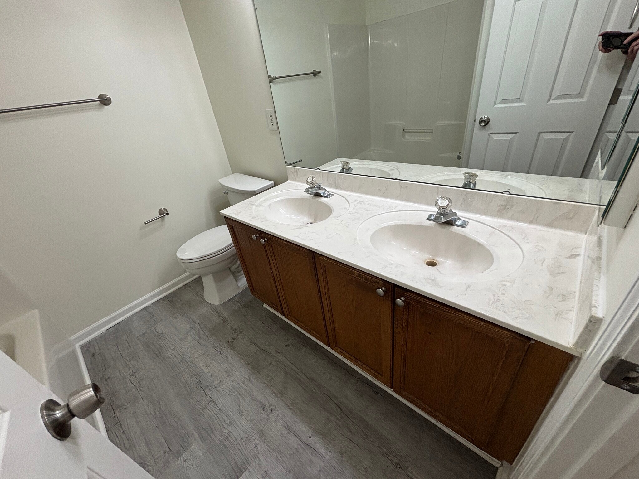 Building Photo - 15938 Wayland Dr