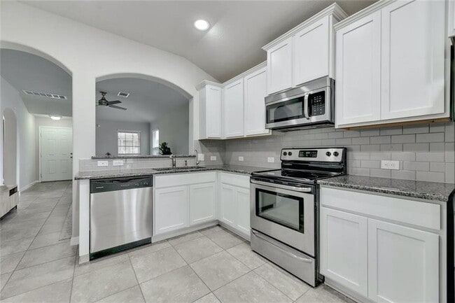 Building Photo - 401 Cane River Rd