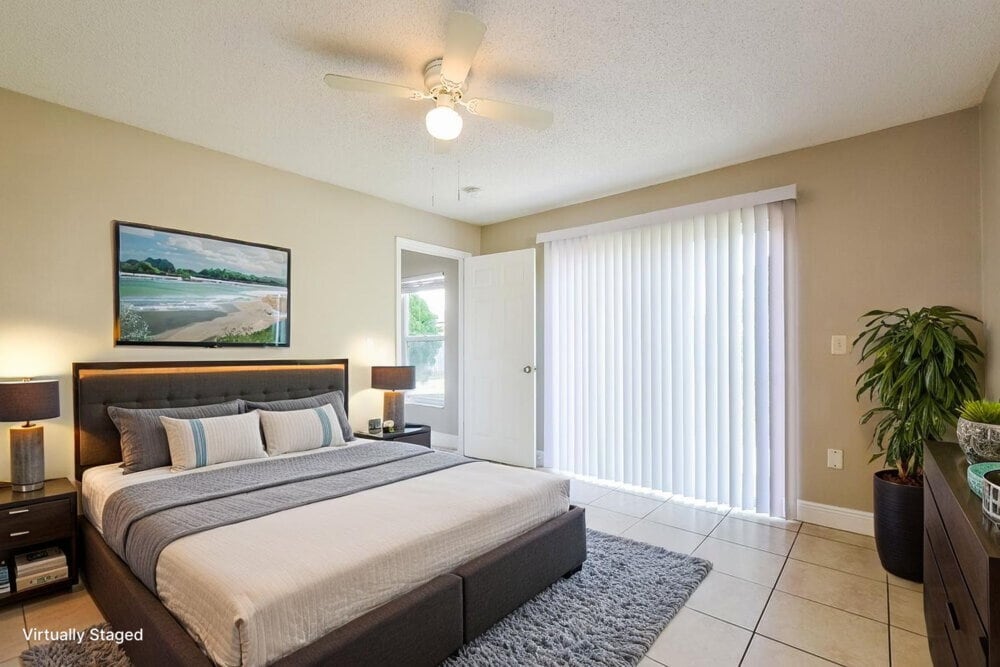 Building Photo - 870 Jarnac Dr