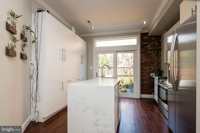 Building Photo - 2030 Flagler Pl NW