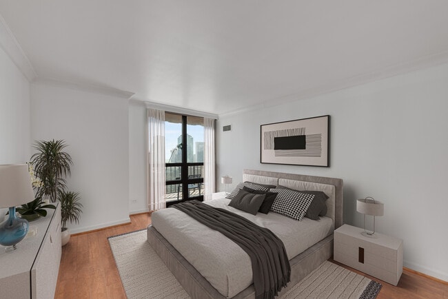 Building Photo - 10 E Ontario St