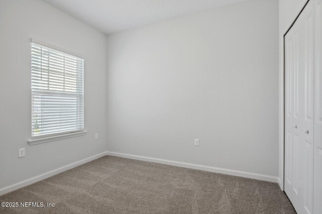 Building Photo - 95 Pinebury Ln