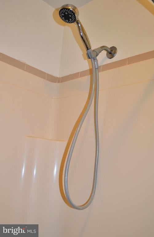 Building Photo - 8349 Windfall Rd