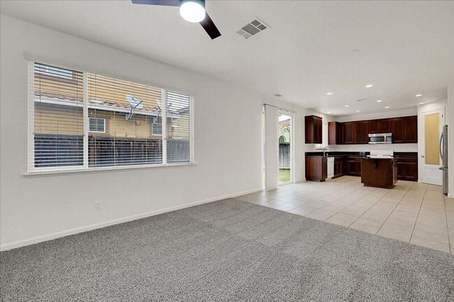 Building Photo - 566 Del Mar Cir