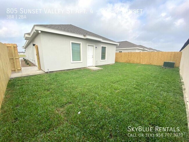 Building Photo - 805 W Sunset Valley St