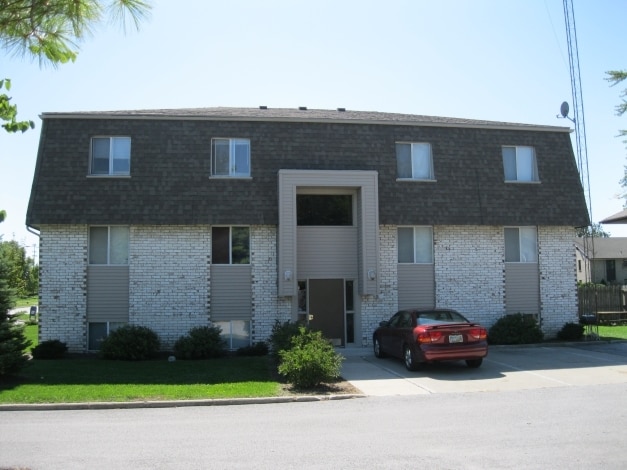 Building Photo - 2160 Rockspring Rd