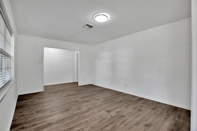Building Photo - 10513 Moorberry Ln