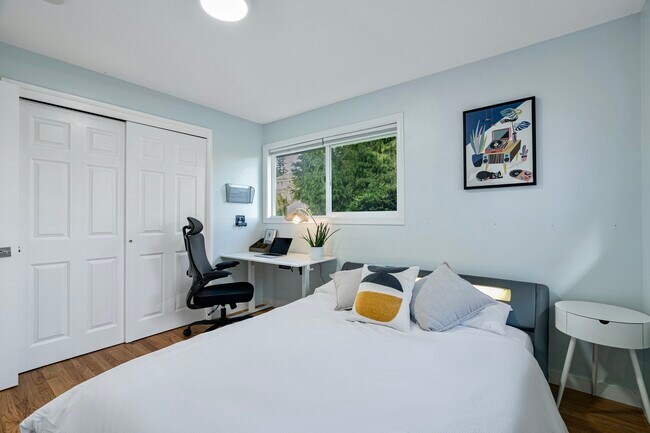 Building Photo - Beautiful Home for Rent in Bellevue