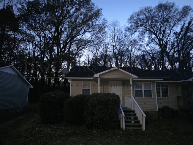 Primary Photo - #450 - 208-210 Cooper St Duplex
