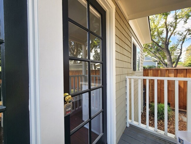 Building Photo - 181 Tasso St