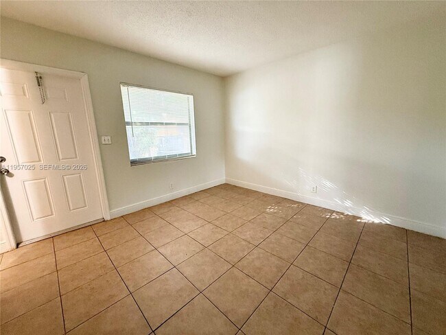 Building Photo - 1491 NW 20th St