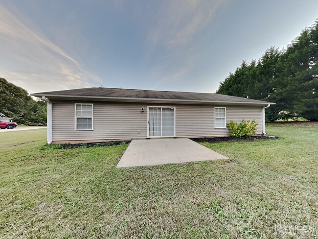 Building Photo - 5 Avis Ct