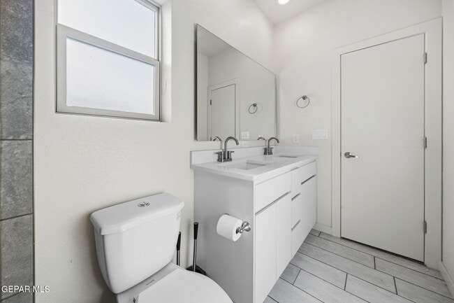 Building Photo - 3741 Peak Pl