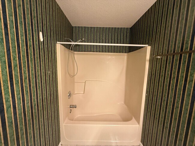 Building Photo - 510 Whistlestop Cir