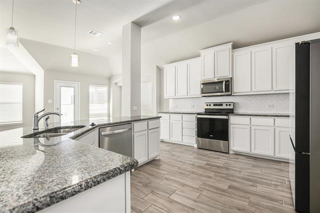 Building Photo - 749 Long Iron Dr