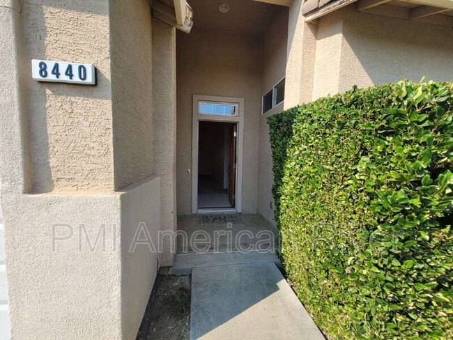 Building Photo - 8440 Zinnia Way
