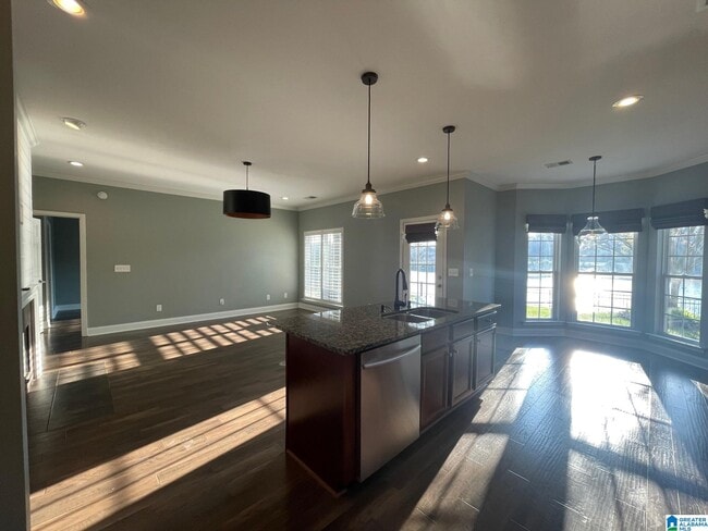 Building Photo - 295 Creekside Ln