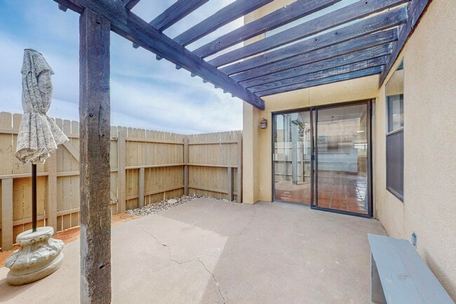 Building Photo - 876 Tramway Ln Ct NE