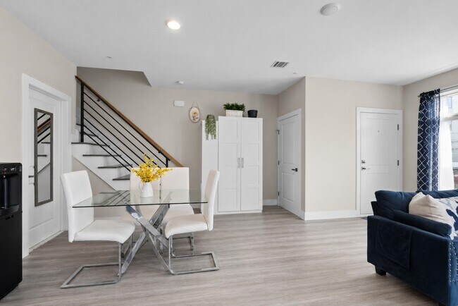 Building Photo - 4805 Aschoff Pl
