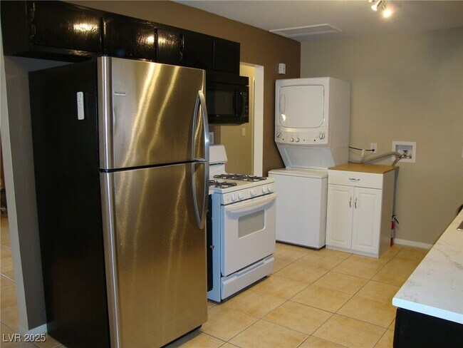 Building Photo - 3009 N Crawford St