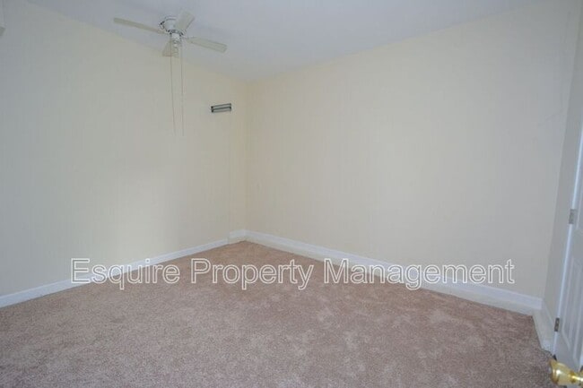 Building Photo - 1906 Kensington Ln