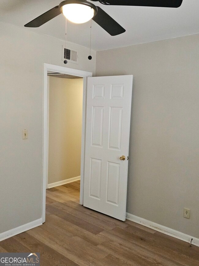 Building Photo - 6502 Lower Dixie Lake Rd