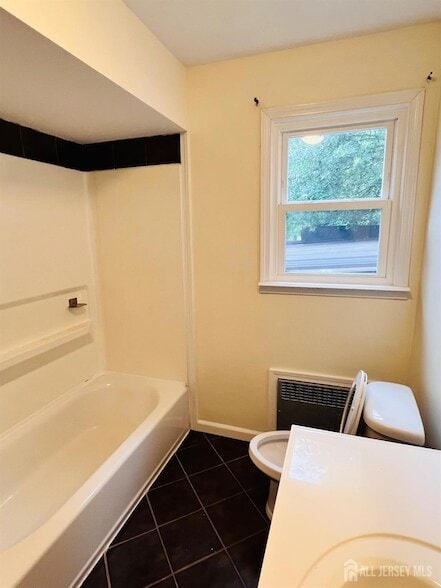 Building Photo - 346 Carteret Ave