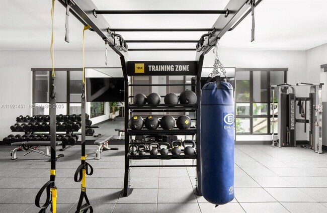 Building Photo - 1874 Heron Club Dr