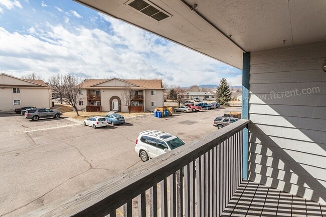 Building Photo - 348 Terri Dr