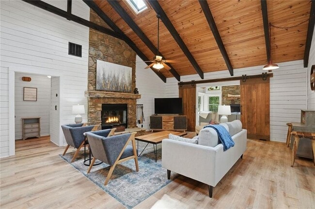 Building Photo - 64 Paddock Wy