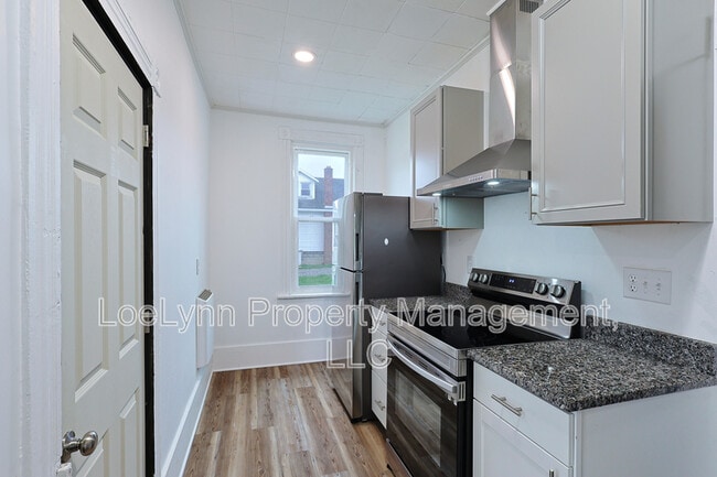 Building Photo - 14208 Temple St