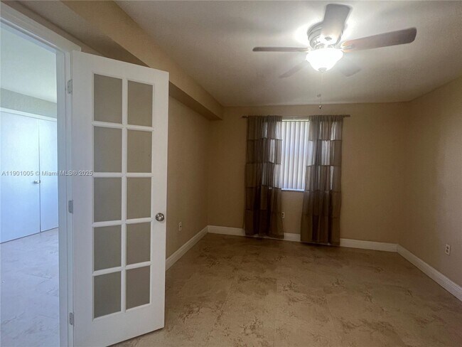 Building Photo - 2851 N Oakland Forest Dr