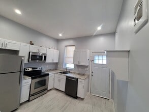 Building Photo - The Adams Apartments