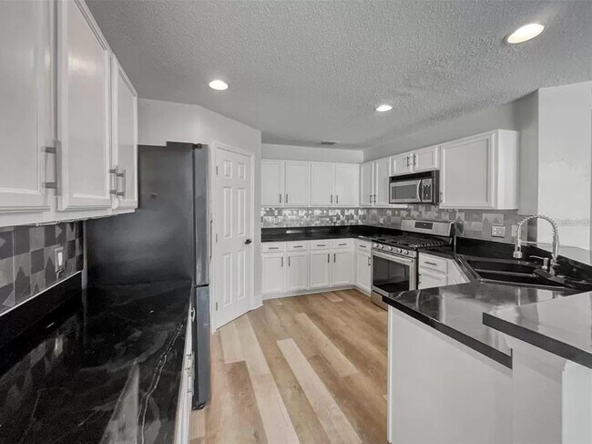 Building Photo - 163 Rona Ln