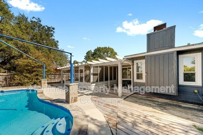 Building Photo - 7015 Forest Pine St