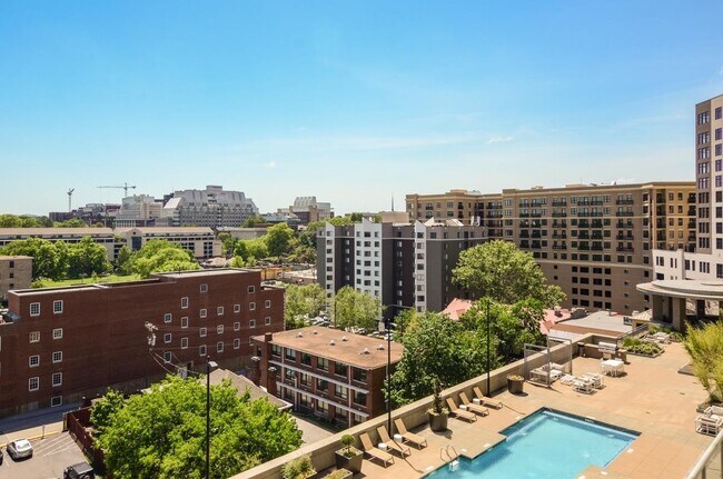 Building Photo - Spectacular space in Nashville's premier condo high-rise