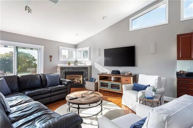 Building Photo - 46 Malbone Rd