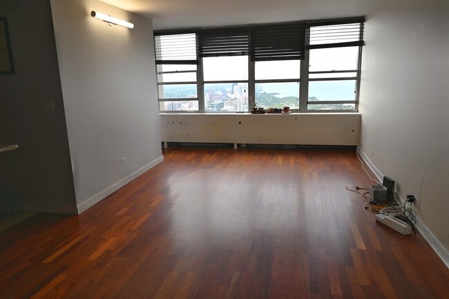 Building Photo - 655 W Irving Park Rd