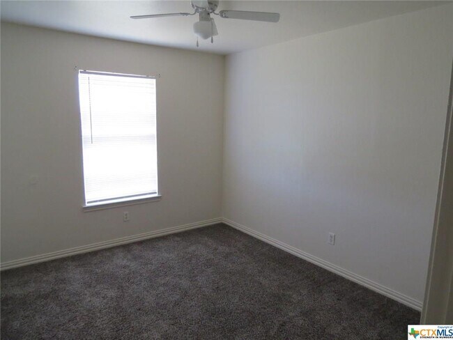 Building Photo - 1602 Benttree Dr