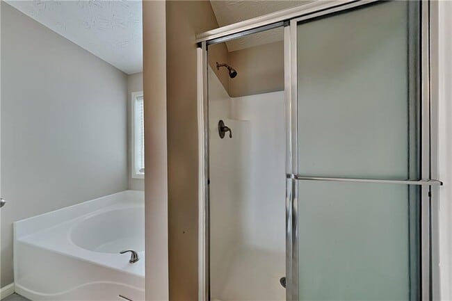 Building Photo - 511 Cambridge Way