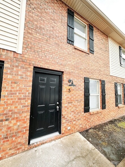 Building Photo - 108 Coyote Ct