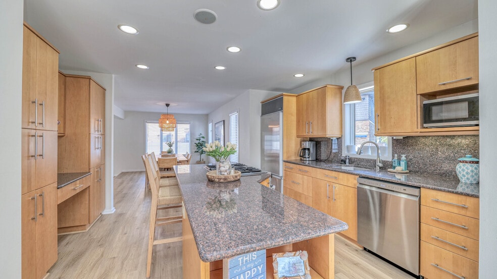 Building Photo - 6 Brunswick Ct