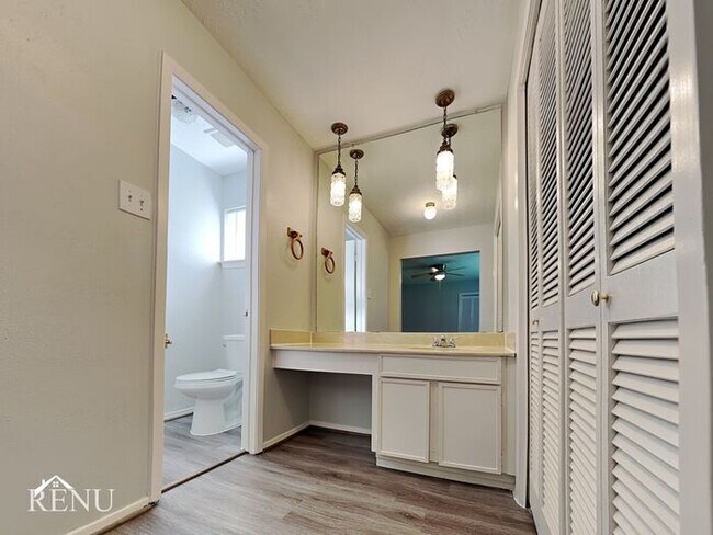 Building Photo - 6918 Rockergate Dr