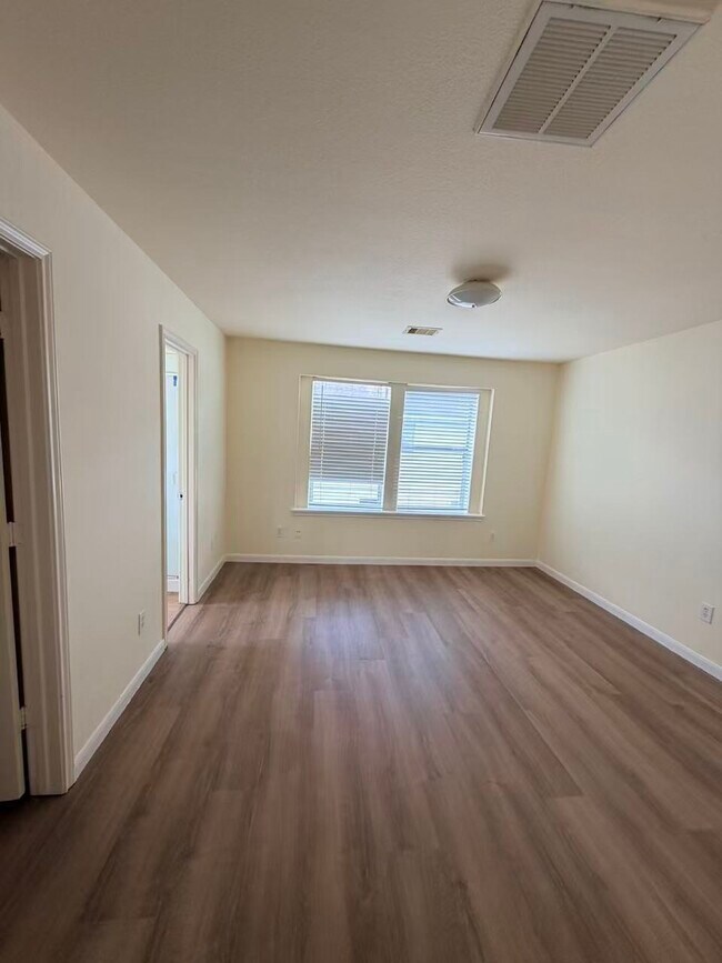 Building Photo - 8006 Singing Sonnet Ln