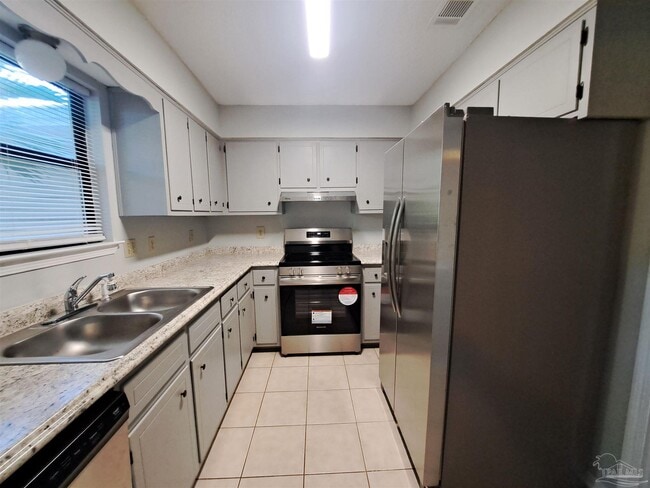 Building Photo - 6204 Forest Pines Dr