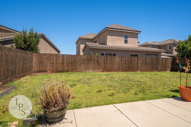 Building Photo - Clovis East Home, 2BR/2BA, Built 2019 in C...