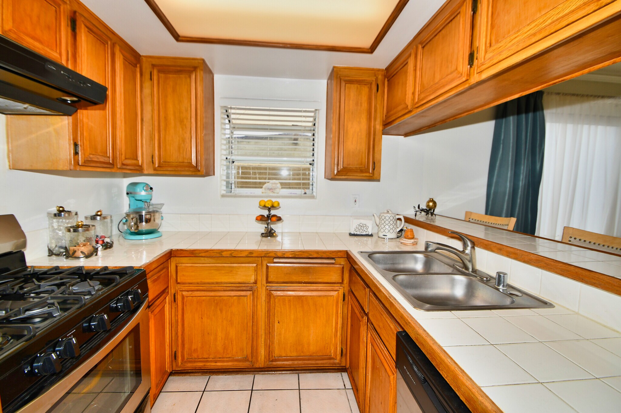 Building Photo - 1126 W 228th St