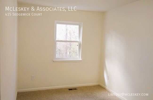 Building Photo - Washington Square Townhouses